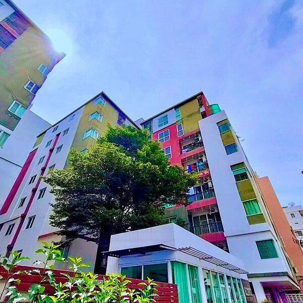 เดอะเพ้นท์-กรีน-คอนโดมิเนียม