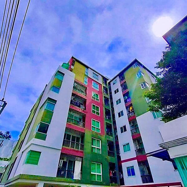 เดอะเพ้นท์-บลู-คอนโดมิเนียม